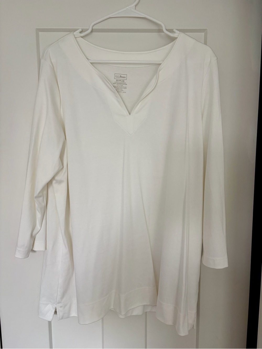 L.L. Bean Women’s White V‑Notch Long Sleeve Tunic